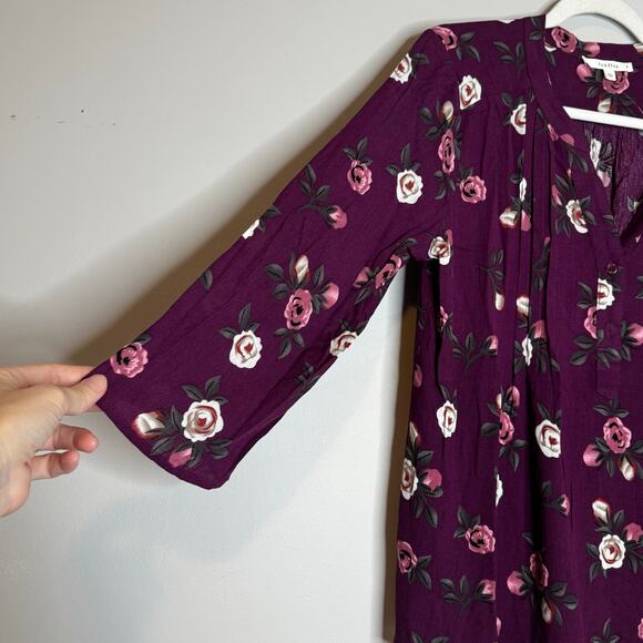 Fun2Fun 3/4 Sleeve Split Neck Purple Floral Rayon Top NWOT Size Small - Picture 4 of 8